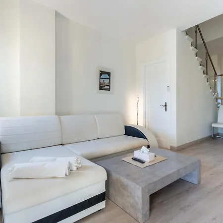 Beachfront Puerto Cabopino Apartamento *